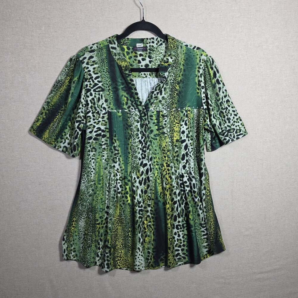 Cocomo green Leopard Print short Sleeve Blouse Animal Print Top Size XL cottage
